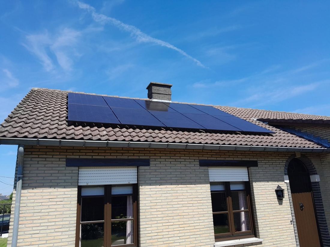 Zonnepanelen op een rijwoning